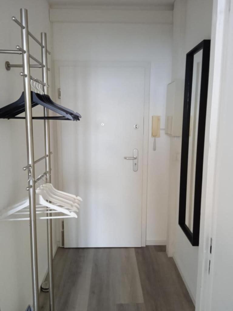 Alexanderplatz Fresh Adorable Apartment Berlin